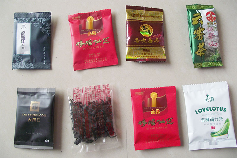 小型称重包装机是一款适用于固体颗粒、条块、片状、球状等不规则形态产品的计量称重与制袋分装, 小型称重包装机是一款适用于固体颗粒、条块、片状、球状等不规则形态产品的计量称重与制袋分装,